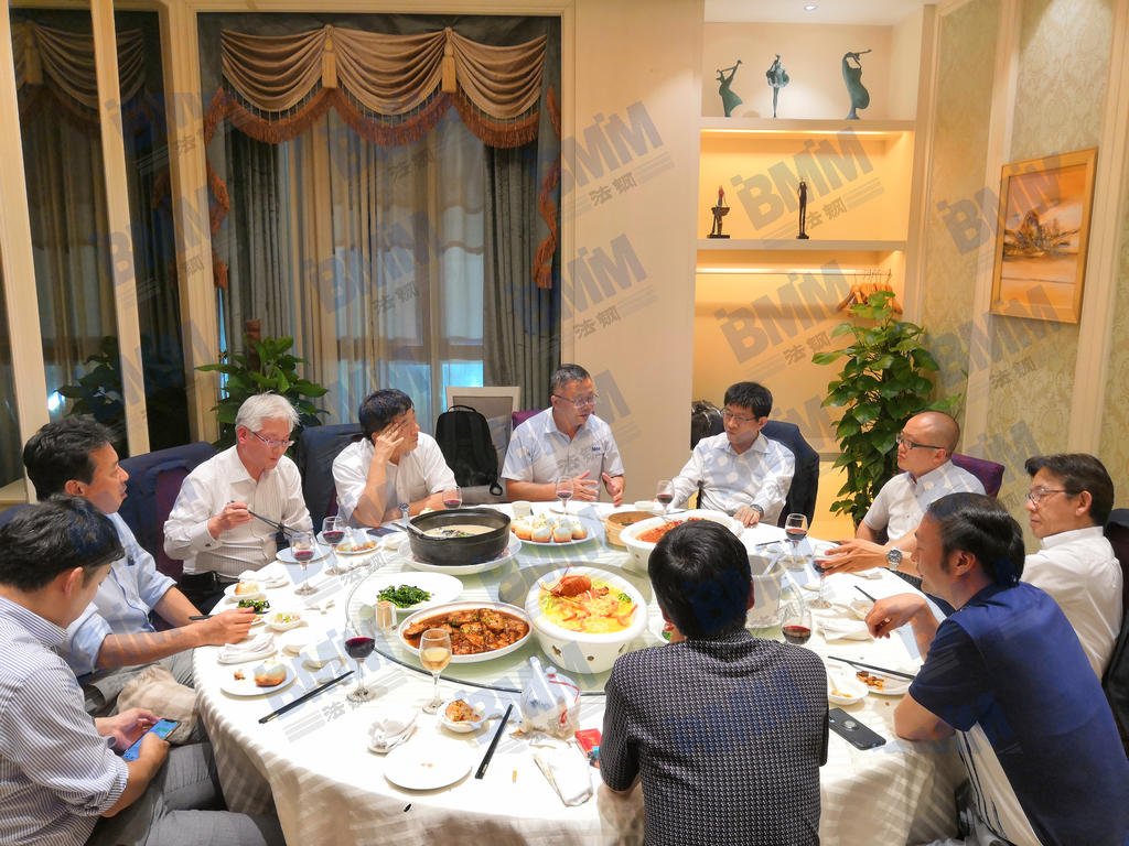 訪問結(jié)束后，法鋼集團負(fù)責(zé)人邀請JFE鋼鐵高層共進晚餐